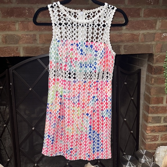 🦄🦄Lilly Pulitzer Dee Shift Cutout Dress Resort White Geo Lattice Lac Sz 0🦄🦄 - Picture 2 of 6